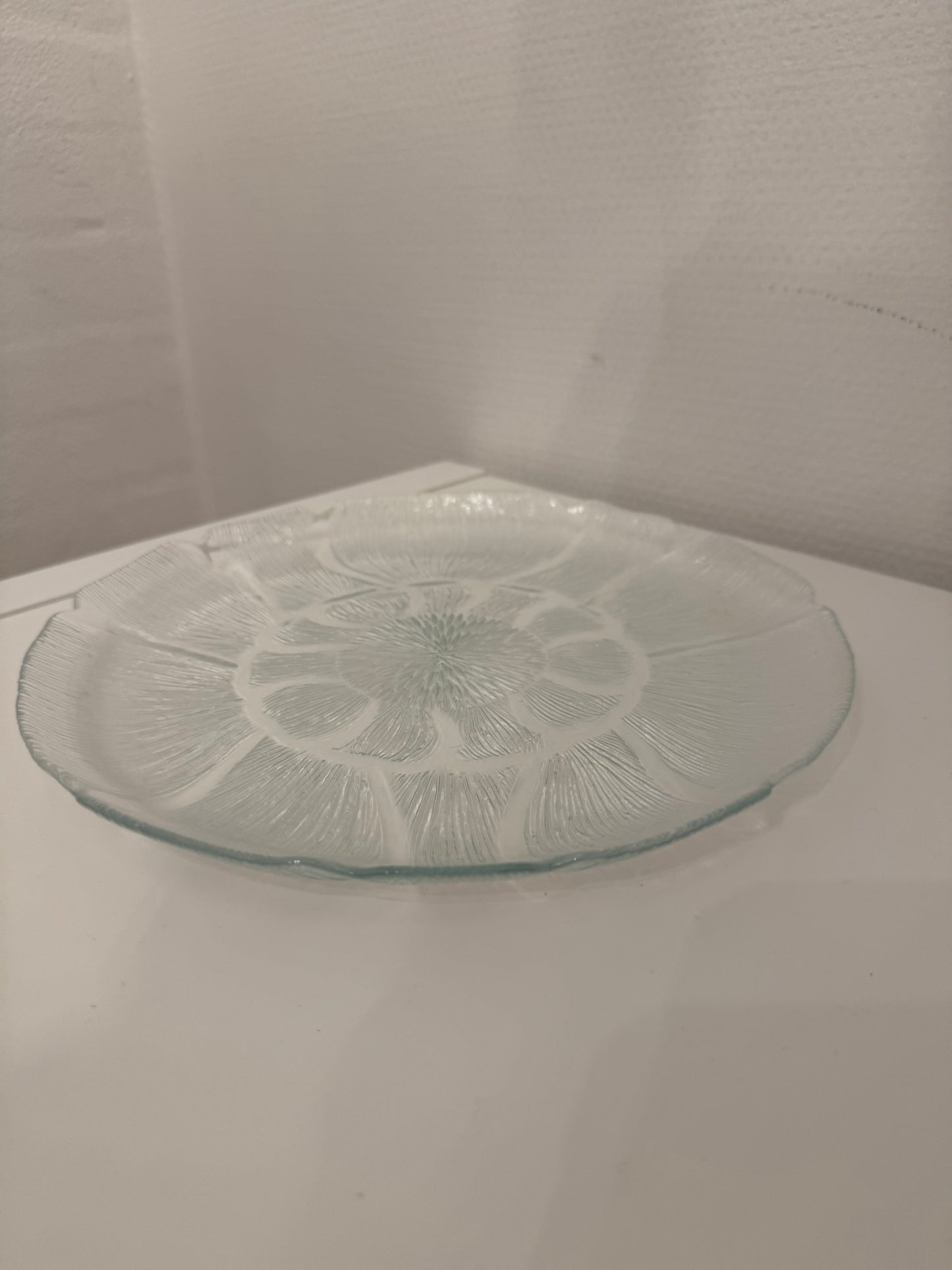 Glass dish