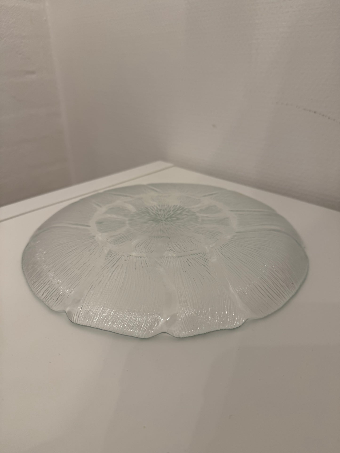 Glass dish